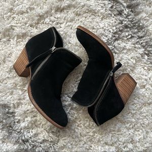 Dolce Vita Zipper ankle boots